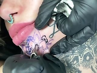Tattooed Aussie Stunner Gets Some Fresh Ink