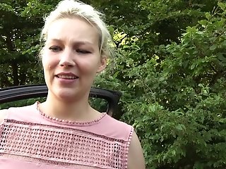 Curvy Mummy Gets Fucked In The Car For The First-ever Time
