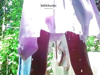 සකල ඇරල ඇවත Sri Lankan Collage Dame Bathing Outdoor